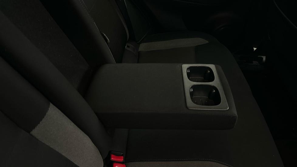 Rear Armrest/ Cup Holder