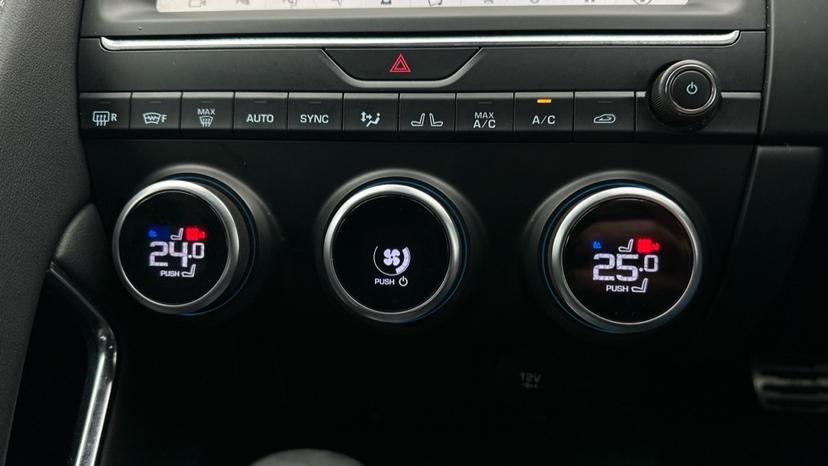 Dual Climate Control  / Air Conditioning  / Heated Seats 