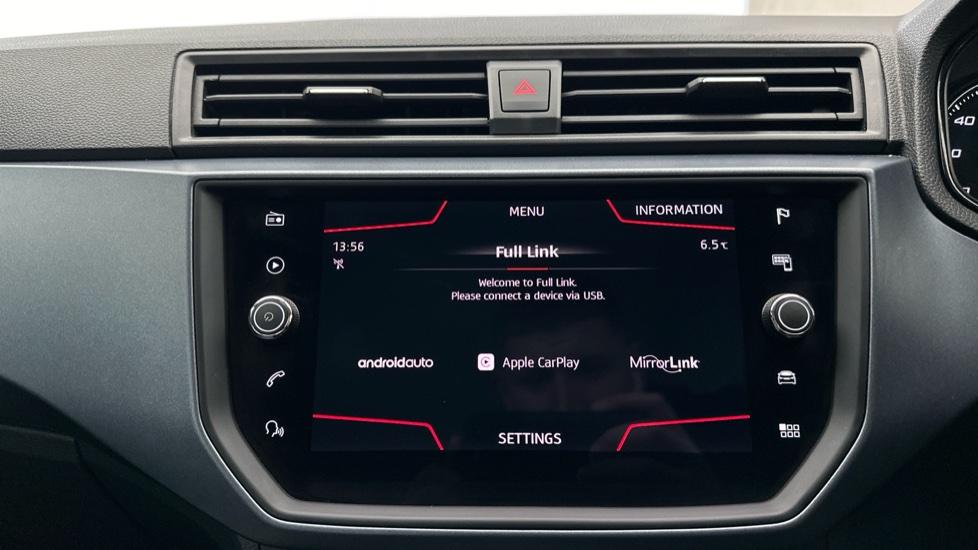 Apple Car Play & Android Auto