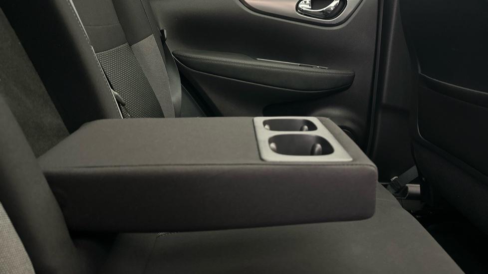 Rear Armrest/ Cup Holder