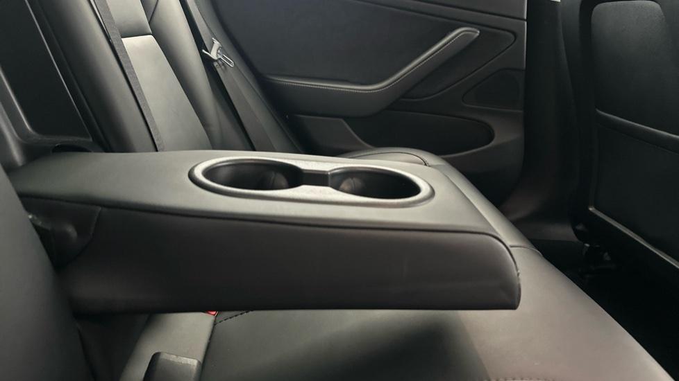 Rear Armrest/ Cup Holder