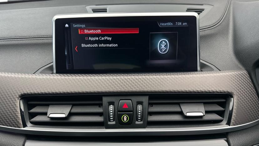 Bluetooth Connectivity  / Apple CarPlay 