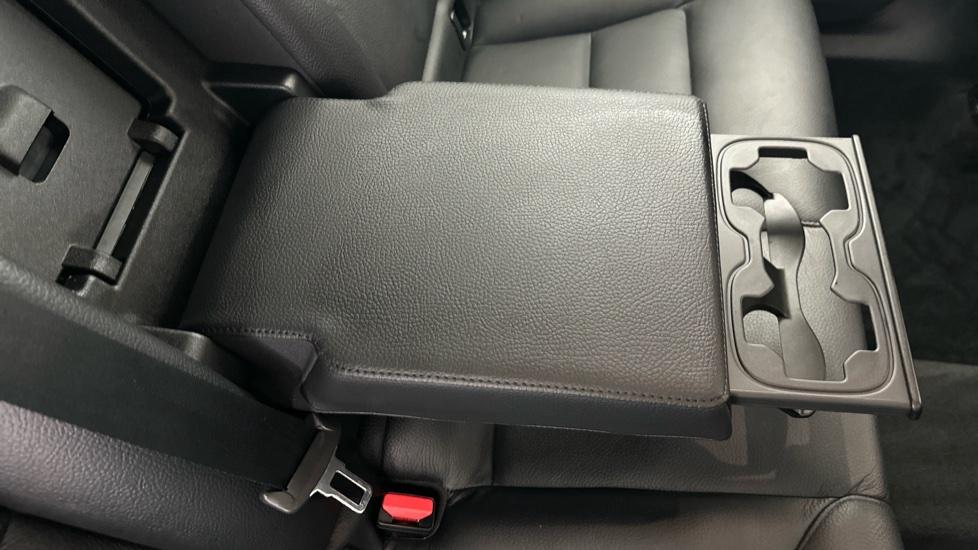 Rear Armrest/ Cup Holder