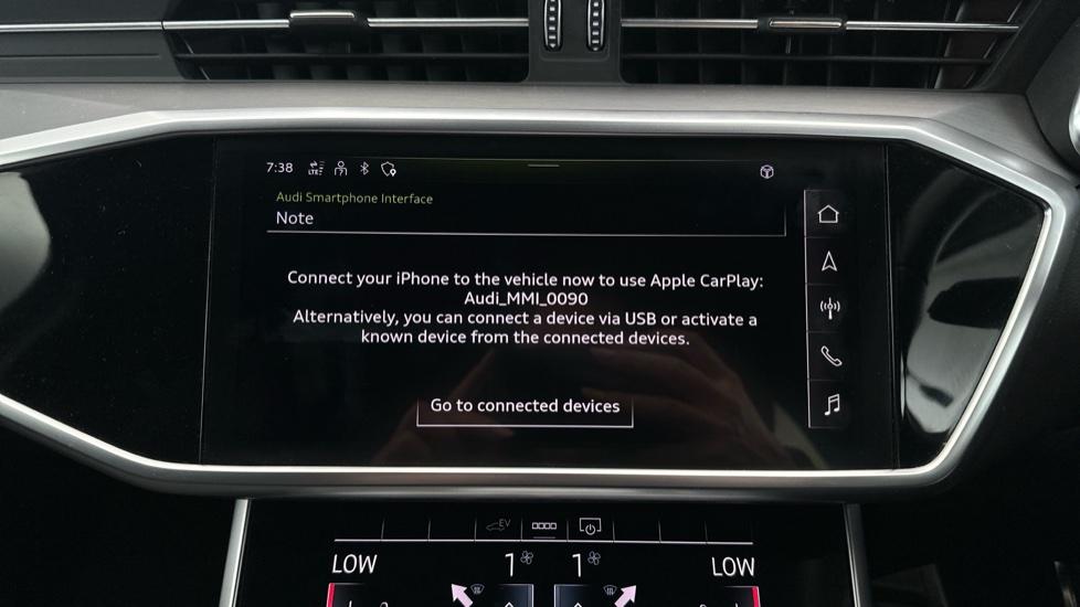 Apple CarPlay 