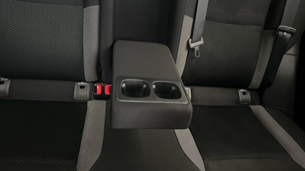 Rear Armrest/ Cup Holder