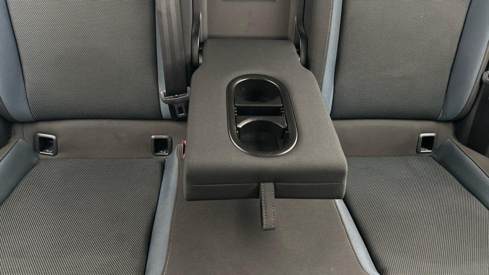 Rear Armrest/ Cup Holder