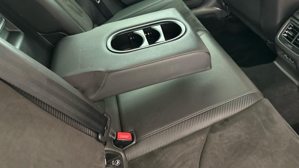 Rear Armrest/ Cup Holder