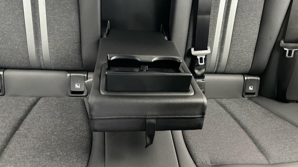 Rear Armrest/ Cup Holder