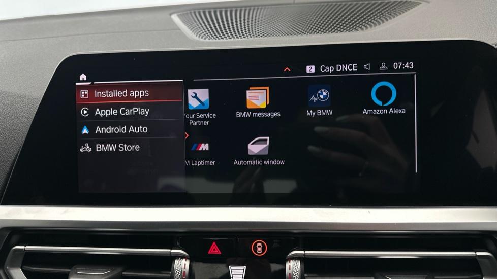 Apple Car Play & Android Auto