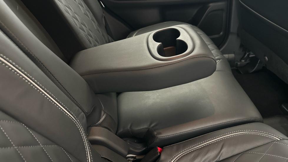 Rear Armrest/ Cup Holder