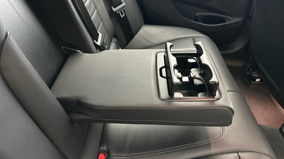 Rear Armrest/ Cup Holder