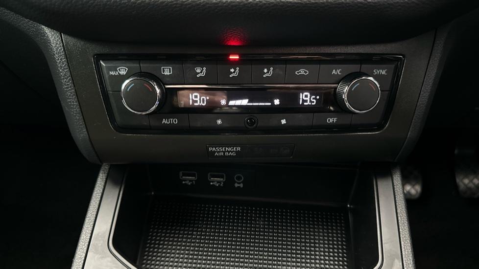 Air Conditioning /Dual Climate Control 