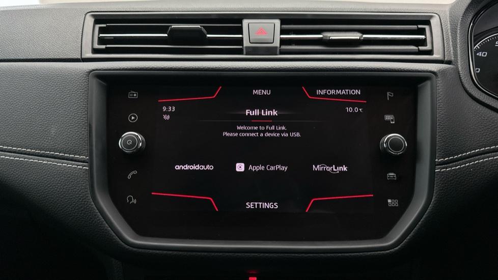 Apple Car Play & Android Auto