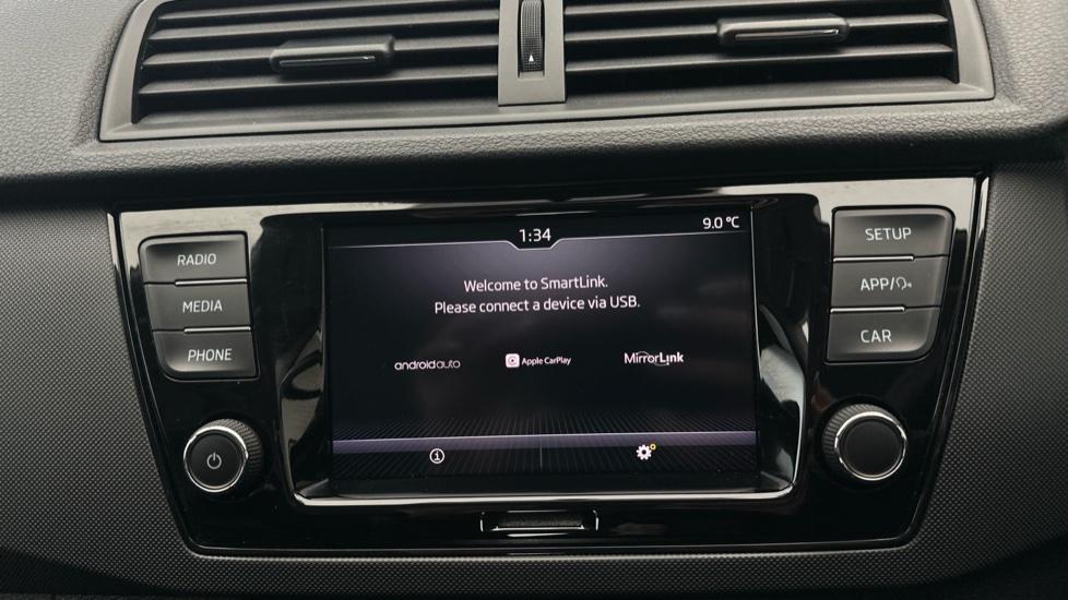 Apple Car Play & Android Auto