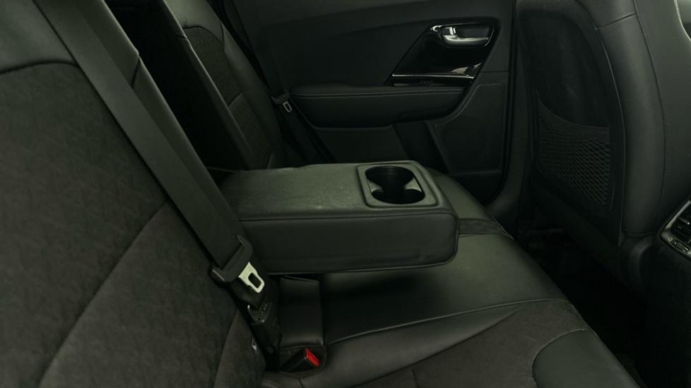 Rear Armrest/ Cup Holder