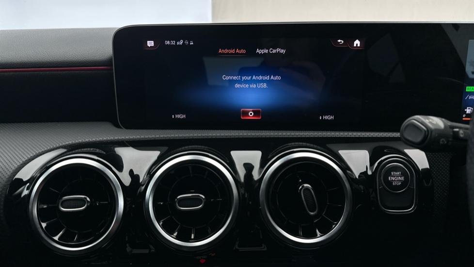 Apple Car Play & Android Auto