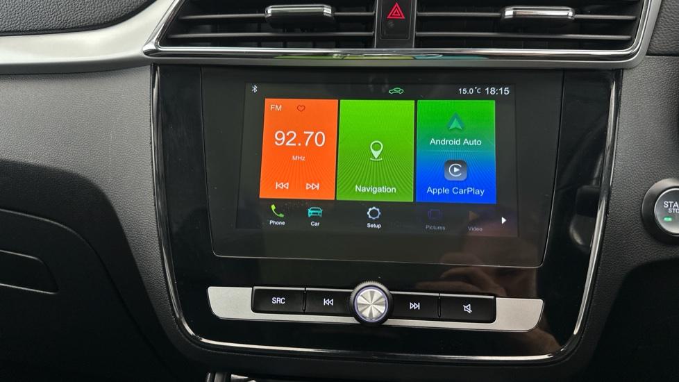 Apple Car Play & Android Auto