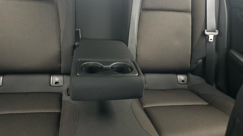 Rear Armrest/ Cup Holder