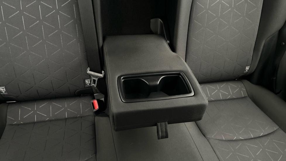 Rear Armrest/ Cup Holder