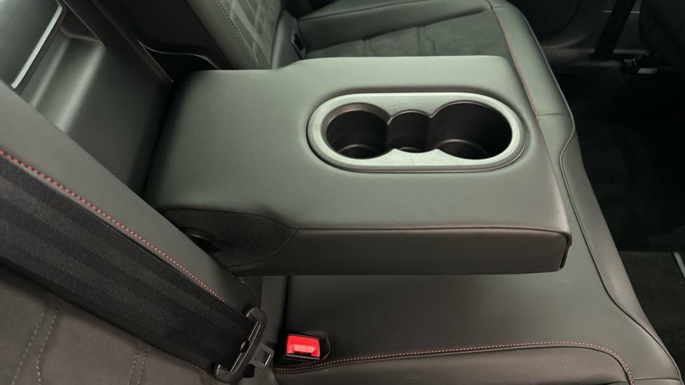 Rear Armrest/ Cup Holder