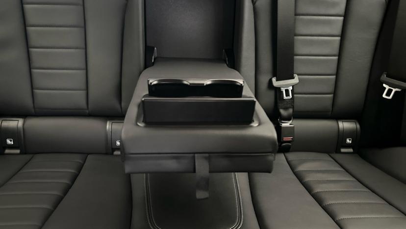 Rear Armrest/ Cup Holder