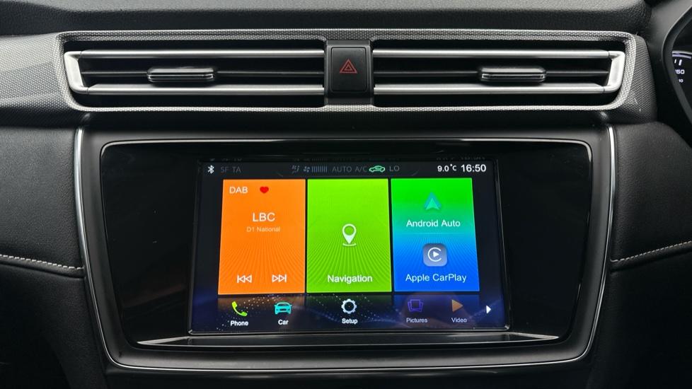 Apple Car Play & Android Auto