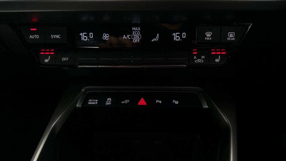 Air Conditioning /Dual Climate Control 