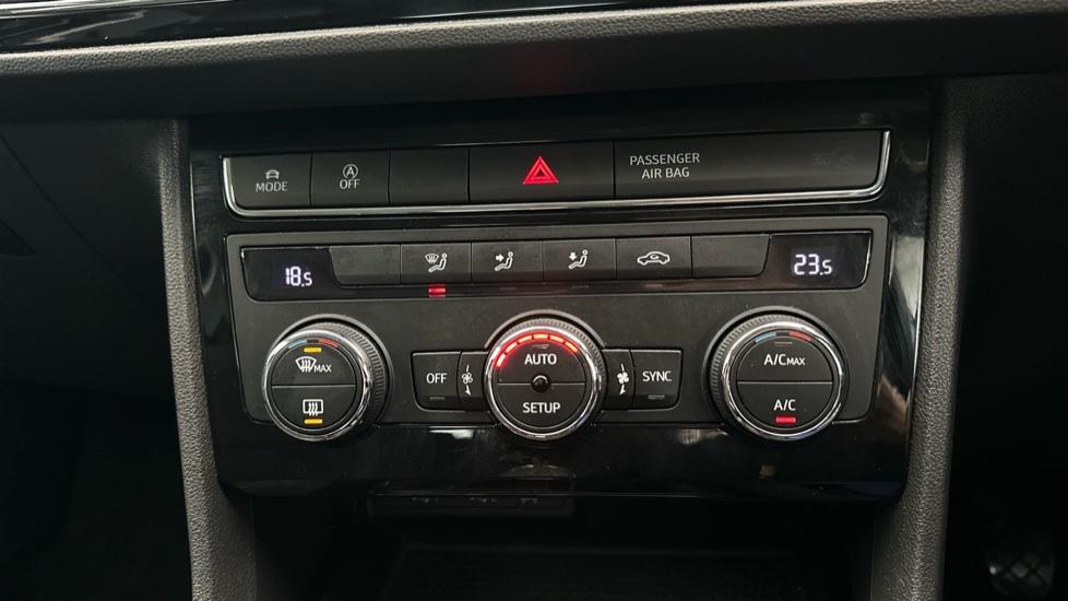 Air Conditioning /Dual Climate Control /Auto Stop/Start 