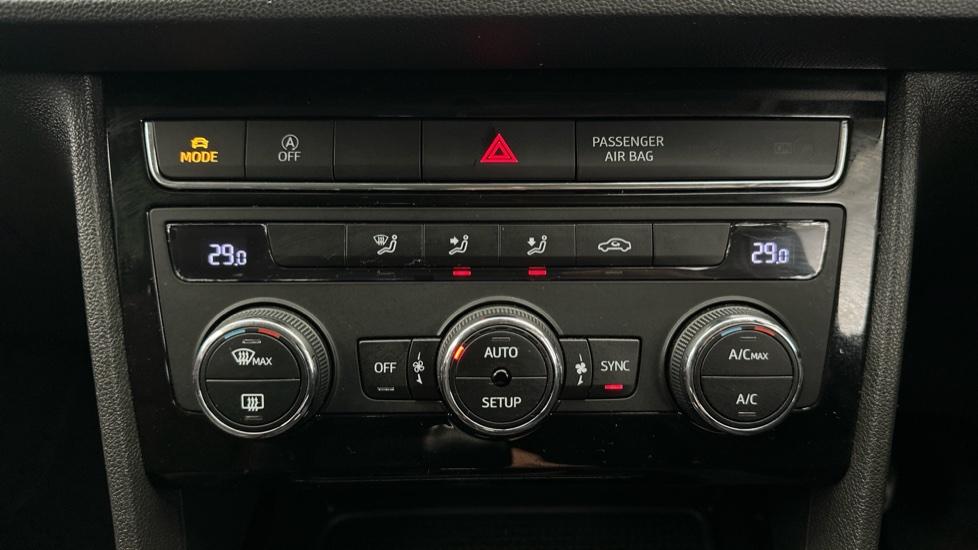 Auto Stop/Start/Air Conditioning /Dual Climate Control 