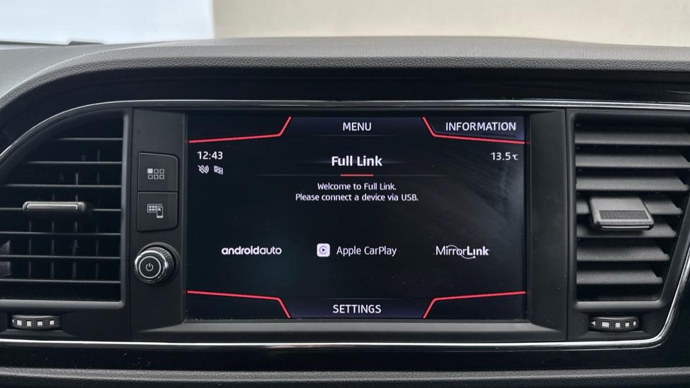 Apple Car Play & Android Auto