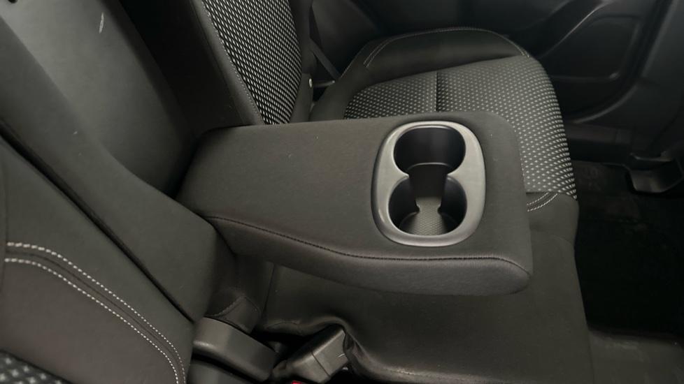 Rear Armrest/ Cup Holder