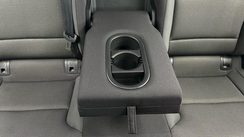 Rear Armrest/ Cup Holder