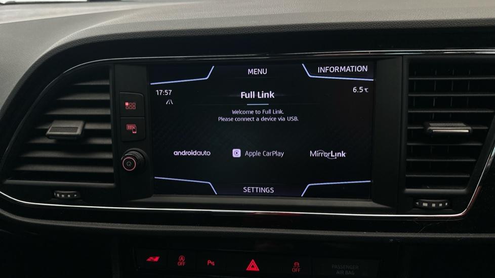 Apple Car Play & Android Auto