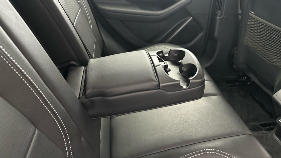 Rear Armrest/ Cup Holder