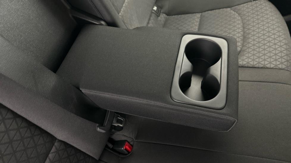 Rear Armrest/ Cup Holder