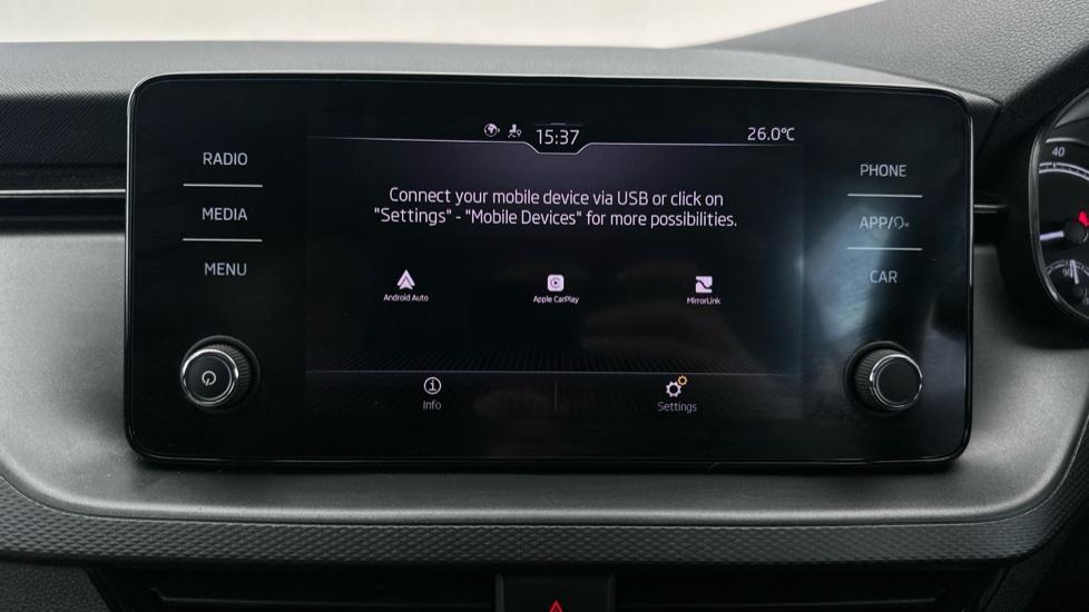 Apple Car Play & Android Auto