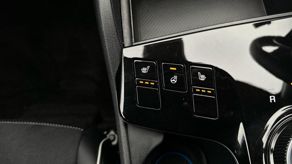 Heated Steering Wheel /Heated Seats 