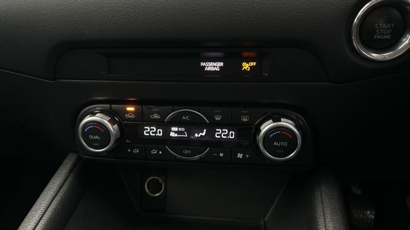 Dual Climate Control  / Air Conditioning 