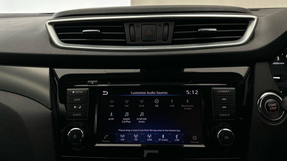 Bluetooth / Apple CarPlay / Android Auto 