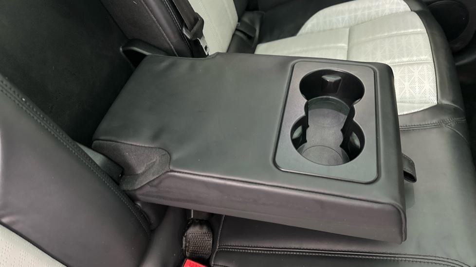 Rear Armrest/ Cup Holder