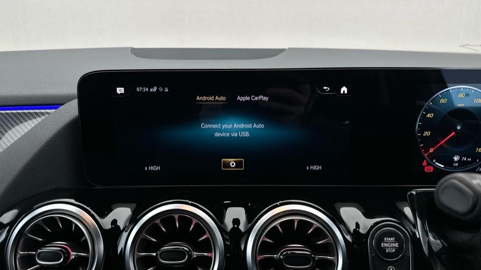 Apple Car Play & Android Auto