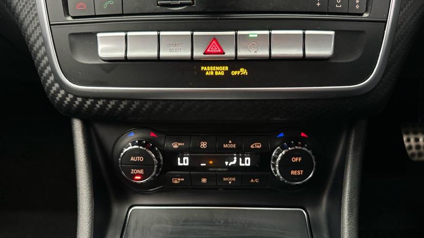 Dual Climate Control / Air Conditioning / Auto Stop/Start