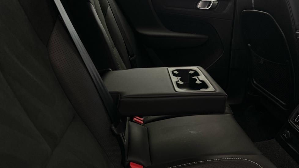 Rear Armrest/ Cup Holder