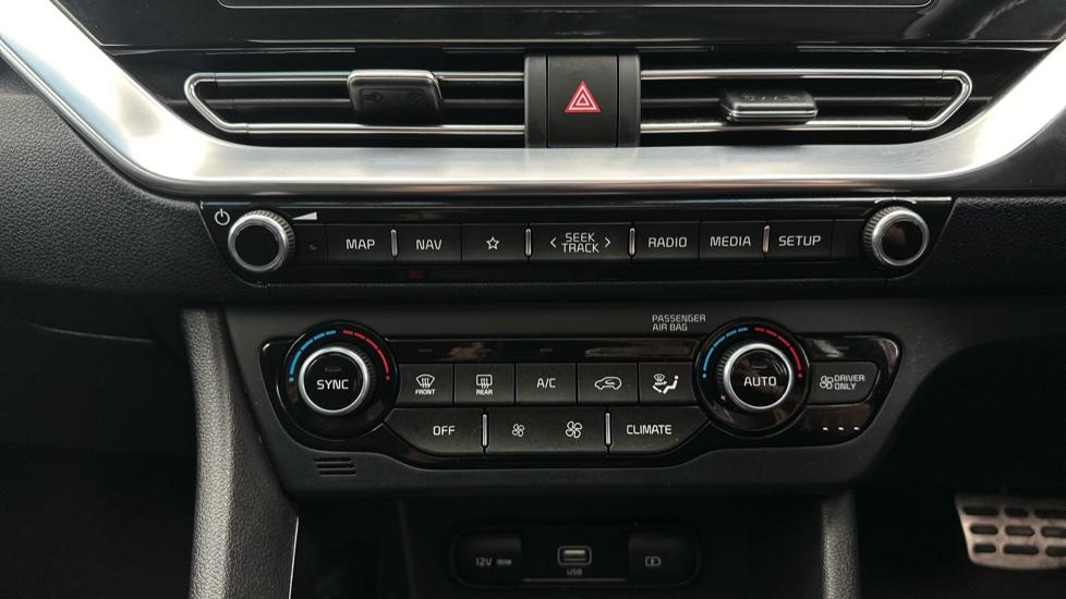 Air Conditioning /Dual Climate Control 