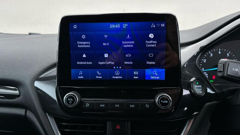 Apple Car Play & Android Auto