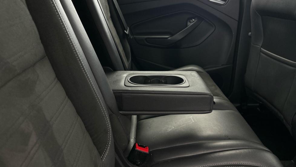 Rear Armrest/ Cup Holder