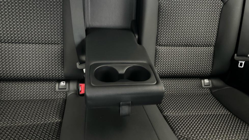 Rear Armrest/ Cup Holder