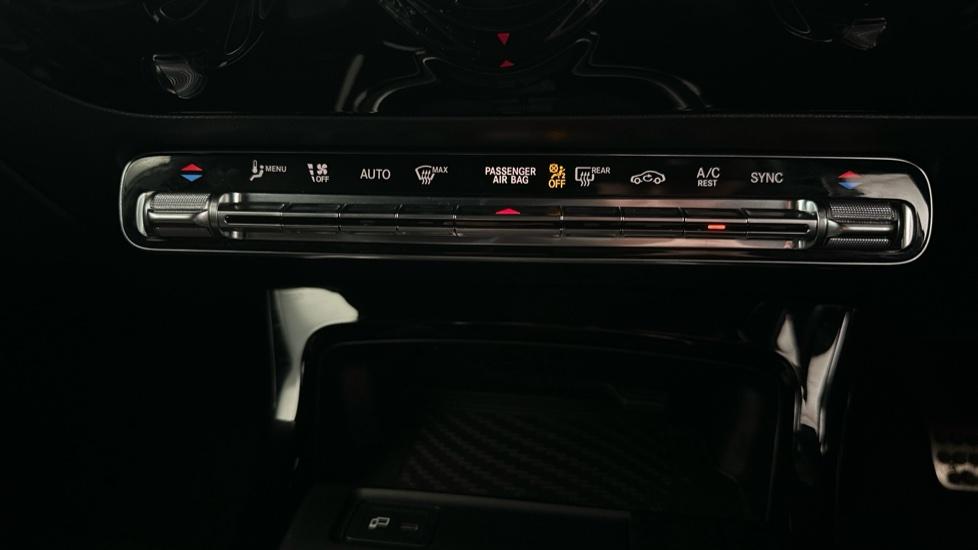 Dual Climate Control / Air Conditioning 