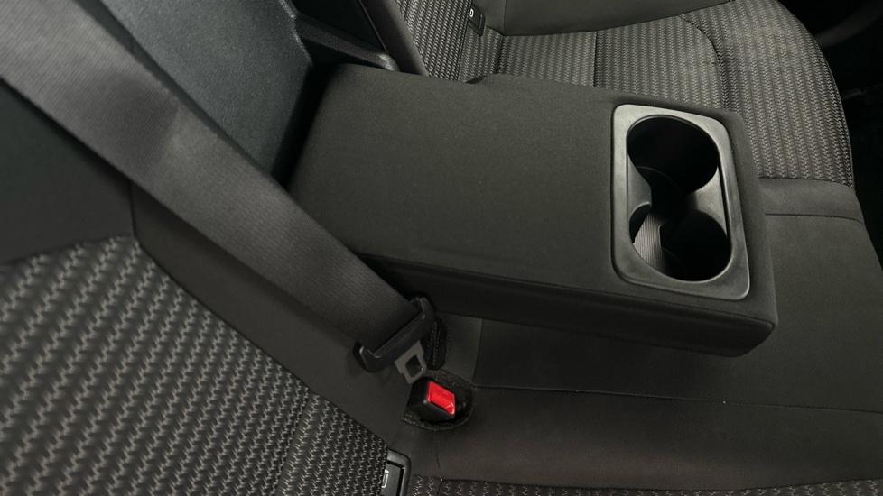 Rear Armrest/ Cup Holder