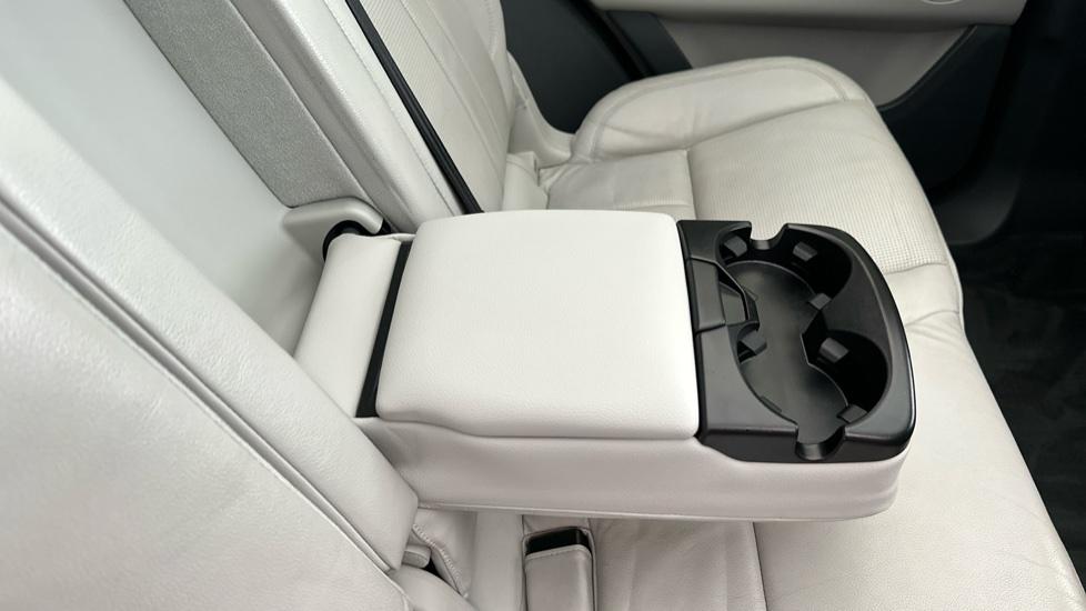 Rear Armrest/ Cup Holder